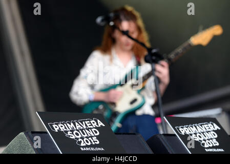 BARCELONA - 29 MAI : Nuria Graham (chanteur et musicien originaire de Catalogne) effectue au Primavera Sound Festival 2015. Banque D'Images