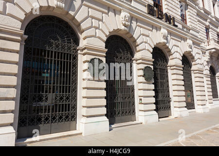 Bâtiment de la BNL, Trieste, Frioul-Vénétie Julienne, Italie Banque D'Images