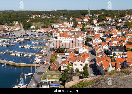 Les maisons, marina, Grebbestad, Bohuslän, ouest de la Suède, Suède Banque D'Images