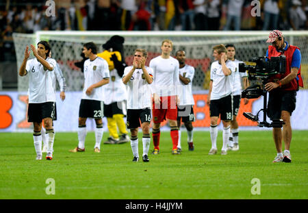 Joueurs allemands de dire au revoir à leurs fans, match de football, l'Allemagne par rapport à la Bosnie-Herzégovine, 3-1, Commerzbank Arena, Frankfurt Banque D'Images