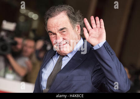 Rome, Italie. 14Th Oct, 2016. Oliver Stone assiste à la 'Snowden' premiere durant le 11e Festival du Film de Rome à l'Auditorium Parco della Musica, le 14 octobre 2016 à Rome, Italie. | Verwendung weltweit © dpa/Alamy Live News Banque D'Images