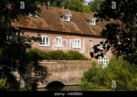 L'Angleterre, Berkshire, Hungerford, Denford Mill sur la rivière Kennett Banque D'Images