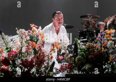 Mike Patton de Faith No More fonctionne à 2015 Aftershock Monster Energy Festival à Gibson Ranch County Park le 25 octobre 2015 à Sacramento, Californie. Banque D'Images