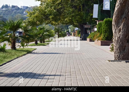 Détail d'un petit lieu touristique en Macédoine. Vieux pavement en Dojran. Banque D'Images