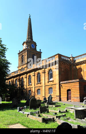 L'église Sainte Croix, ville de Daventry, Northamptonshire, England, UK Banque D'Images