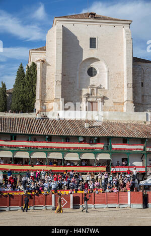 La corrida traditionnelle stamp dans la place principale de chinchon pendant le festival de bienfaisance, Chinchon, province de Madrid, Espagne Banque D'Images