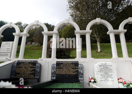 Les tombes des victimes de la catastrophe dans l'Aberfan cimetière du village au Pays de Galles, comme le 50e anniversaire de la tragédie survenue le vendredi 21 approches d'octobre. Banque D'Images