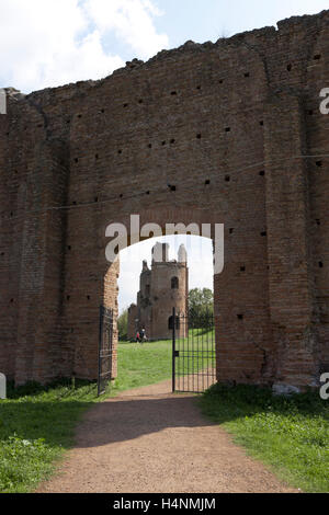 Ruines du Cirque de Maxence se trouvent le long de l'ancienne Voie Appienne, à Rome, Italie. Banque D'Images