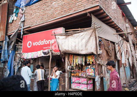 L'inégalité du patrimoine.Dharavi, le plus grand bidonville d'Asie au milieu de la capitale financière de Mumbai, Bombay, Maharashtra, Inde, Asie du Sud. Banque D'Images