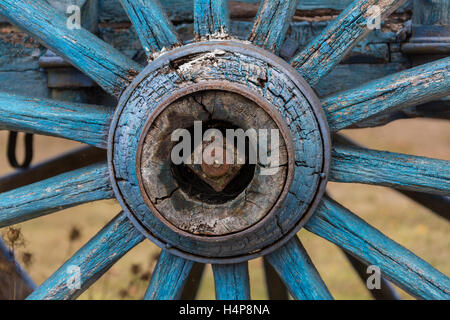 Close-up du moyeu d'un vieux panier roue. Banque D'Images