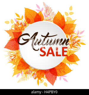 Abstraite automne bannière avec l'orange et le jaune les feuilles qui tombent. 'Autumn sale' le lettrage sur un fond rond blanc. Banque D'Images