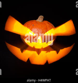 Halloween Pumpkin isolated on black Banque D'Images