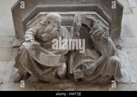 Détail sous l'un des statues sur la façade de l'Hôtel de ville, Brugge, Belgique Banque D'Images