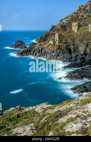 Falaise près de Mines d'étain, Trewellard, Cornwall, United Kingdom Banque D'Images