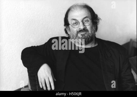 Salman Rushdie Banque D'Images