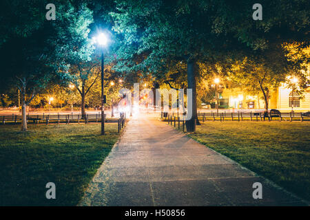 Passerelle à Dupont Circle, parc de nuit, à Washington, DC. Banque D'Images