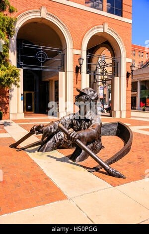 La sculpture à l'extérieur de la Sun Trust Bank sur W. Church Ave en centre-ville de Knoxville, TN Banque D'Images