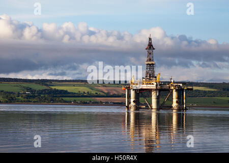 GSF ARCTIC II, Artic, North Sea Oil Rig plate-forme navire à Cromarty Firth, Black Isle dans le port d'Invergordon, Écosse Banque D'Images