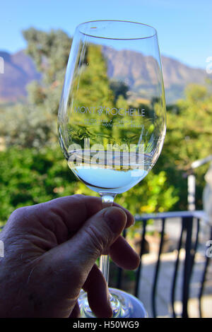 Dégustation de vins au domaine de Richard Branson Mont Rochelle à Franschhoek au Cap occidental, près du Cap, Afrique du Sud Banque D'Images