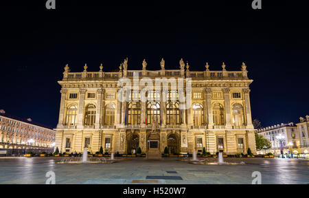 Le Palazzo Madama, à Turin dans la nuit - Italie Banque D'Images