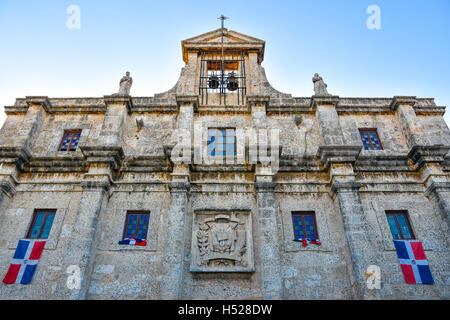 Santo Domingo, République dominicaine. Panthéon National dans la rue Las Damas. Banque D'Images