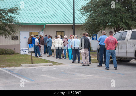 Jour du scrutin dans la petite ville de North Florida Fort Blanc. Banque D'Images