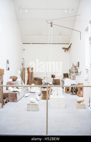 L'atelier Constantin Brancusi affiché dans son ancien studio à côté du centre pompidou à paris Banque D'Images
