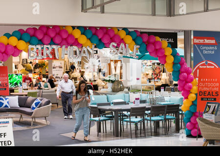 Norman Harvey et de chaînes de magasins de meubles électriques à Sydney, Australie Banque D'Images