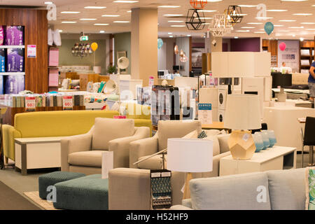 Intérieur d'un Harvey Norman store vente de meubles et objets électriques,Sydney, Australie Banque D'Images