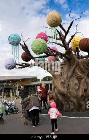 Royaume-uni, Angleterre, Cheshire, Tattenhall, Newton Lane, Drumlan Hall Farm, la ferme de la crème glacée, mousse tempête venant de icecream tree Banque D'Images