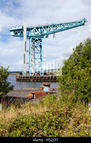 La grue Titan à côté de la rivière Clyde à Clydebank, Glasgow, Écosse Royaume-Uni - 150 pieds de haut grue cantilever construit en 1907. Banque D'Images