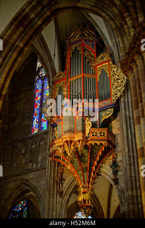 La cathédrale de Strasbourg, l'intérieur majestueux décor d'or, France Banque D'Images