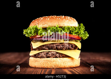 Délicieux hamburger grillé Banque D'Images