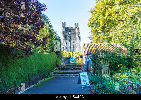 Helmsley Castle Ville médiévale Yorkshire ville de marché de Helmsley North York Moors National GO UK Angleterre châteaux Banque D'Images