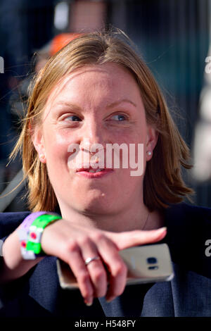 Tracey Crouch député (Con : Chatham et Aylesford) Sous-secrétaire d'État parlementaire pour le sport, patrimoine et tourisme, à la... Banque D'Images