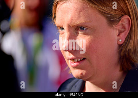 Tracey Crouch député (Con : Chatham et Aylesford) Sous-secrétaire d'État parlementaire pour le sport, patrimoine et tourisme, à la... Banque D'Images