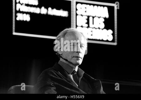 Noveslit américain, Richard Ford, parle durant sa conférence comme gagnant de la Princesse des Asturies Awards de la littérature. Banque D'Images