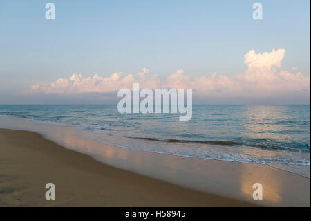 Plage, péninsule de Kalpitiya, Sri Lanka Banque D'Images