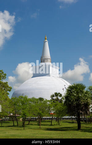 Ruwanwelisaya Stupa, Anuradhapura, Sri Lanka Banque D'Images