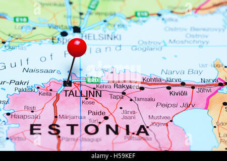 Tallinn coincé sur une carte de l'Estonie Banque D'Images