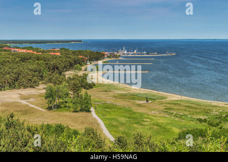 Vue à partir de la haute dune pour le port et le village de Nidden, Nida, Malines, Courlande, Lituanie, Pays Baltes, Europe Banque D'Images