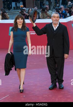 David Mamet le prix Pulitzer et Rebecca Pidgeon sur le tapis rouge de la 11e édition du festival du film. (Photo par Patrizia Cortellessa / Pacific Press) Banque D'Images