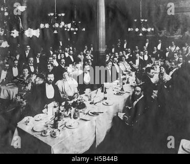 Le premier dîner annuel de la London School of Economics (LSE) a eu lieu le 19 février 1898 au Restaurant Frascati, Oxford Street, Londres. Banque D'Images