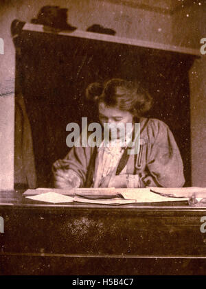 Emmeline Pethick Lawrence, c.1908.