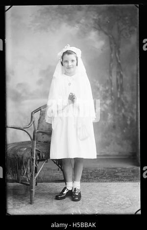 Cette référence semble provenir d'un catalogue d'archives, probablement lié à un objet spécifique ou à un document historique. L'article peut être identifié par son numéro de catalogue, mais des détails supplémentaires sont nécessaires pour plus de contexte. Banque D'Images