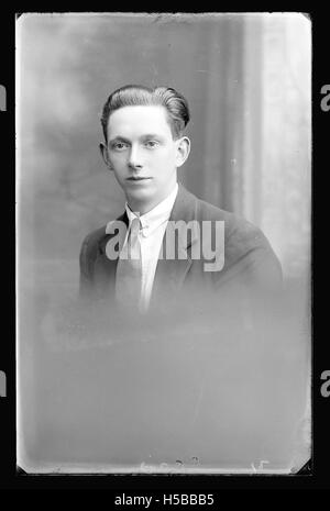 Une référence à un élément d'archives spécifique identifié par le numéro D1422 B76301 G 02. Il peut s'agir d'une photographie, d'un document ou d'un artefact stocké dans une collection historique. Banque D'Images