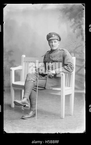 D1422 B76545 C 1716 renvoie à une entrée de catalogue ou à un code d'article spécifique, probablement lié à un document ou à un dossier d'archives. Il faudrait davantage d'informations pour en identifier pleinement le contenu et la pertinence. Banque D'Images