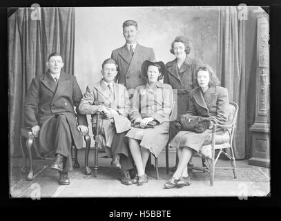 Ce code fait probablement référence à un élément d'archives ou de référence spécifique, identifié par le numéro « D1422 B76545 F 01 ». Un contexte plus approfondi serait nécessaire pour décrire le document ou l'élément auquel il correspond. Banque D'Images