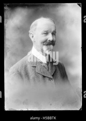 Ce titre fait référence à un document ou à un élément d'archives spécifique nommé D1422 B76545 H 016, qui se rapporte probablement à des documents ou à des objets historiques. Banque D'Images