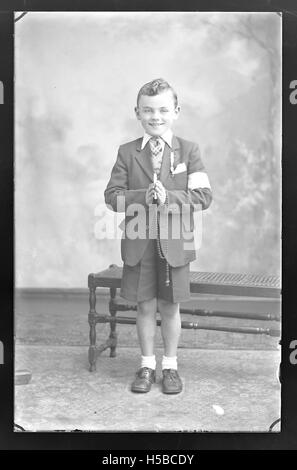 Une référence à un élément d'archives, probablement un document ou une image identifié par le code D1422B76485 F 014A. Cela peut faire partie d'un enregistrement historique ou d'une collection d'éléments dans une archive. Banque D'Images